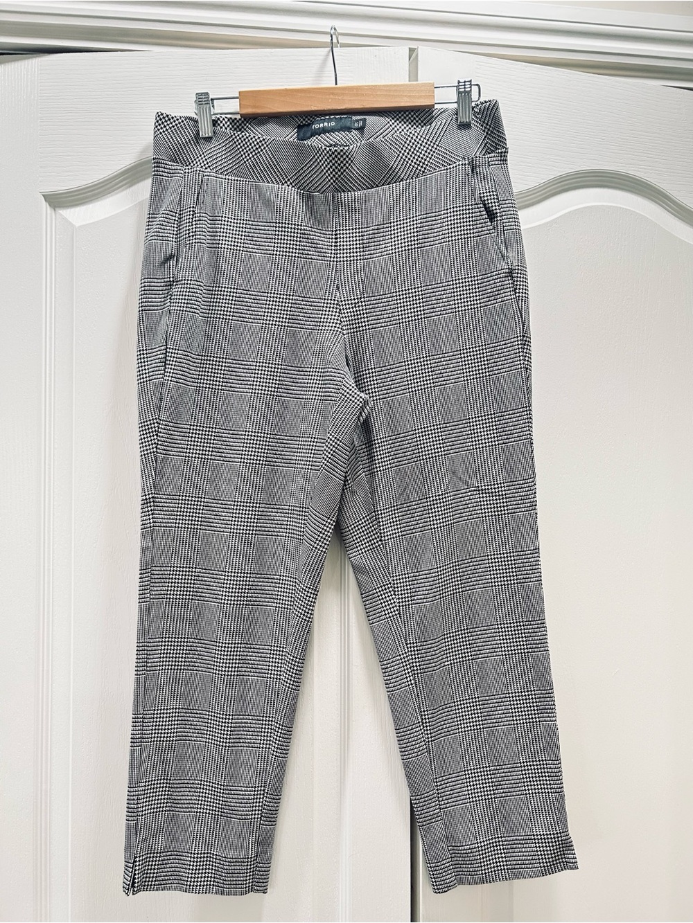 Torrid Black and White Capri Pants